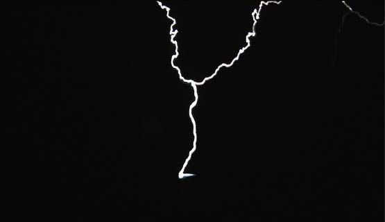 風力発電所落雷 3