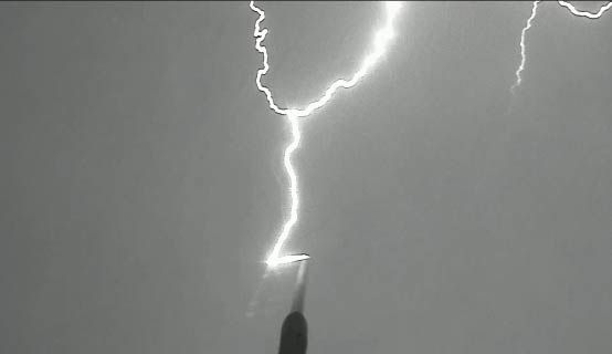 風力発電所落雷 4